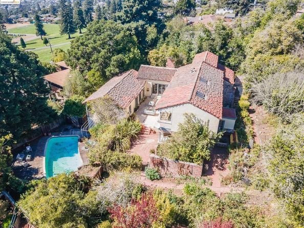 44 Highgate Rd, Kensington CA 94707