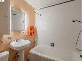 44 Highgate Rd, Kensington CA 94707