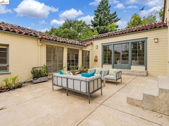 44 Highgate Rd, Kensington CA 94707