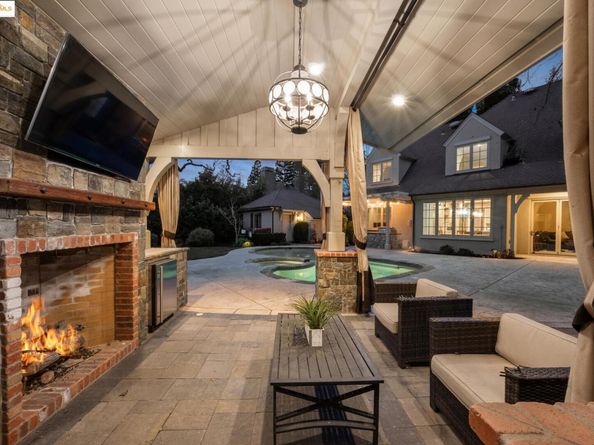 21 Samantha Dr, Lafayette CA 94549