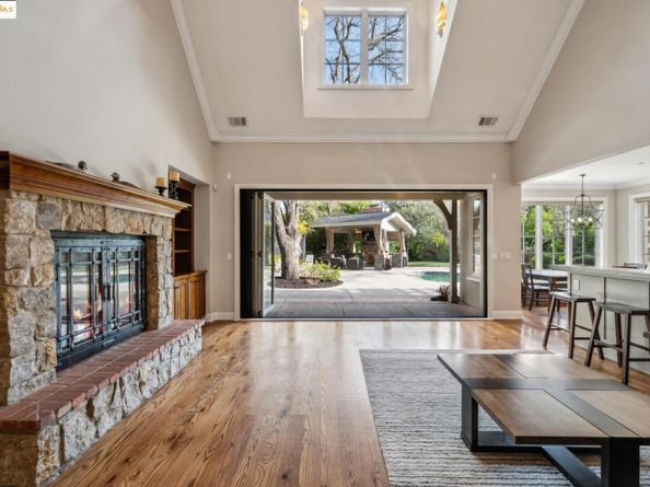 21 Samantha Dr, Lafayette CA 94549