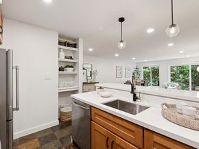 199 Montecito Ave. 107, Oakland CA 94610