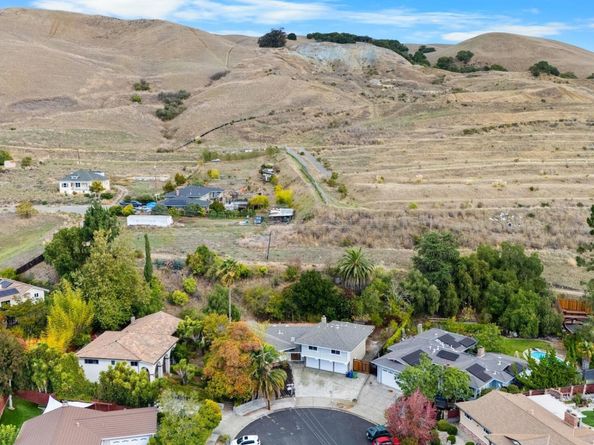 699 Fiesta Place, Hayward CA 94544