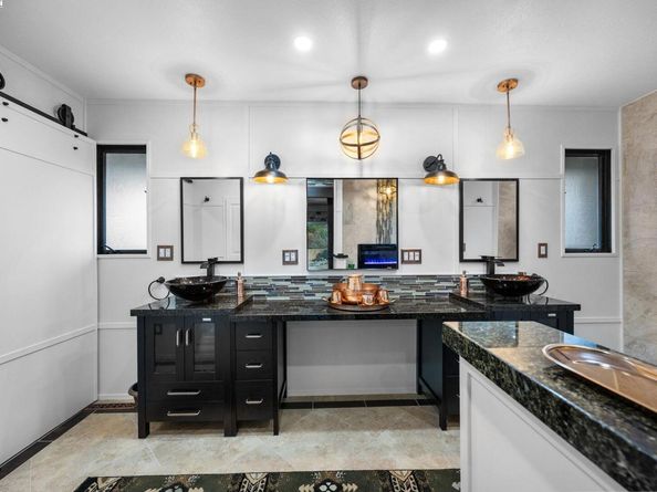 699 Fiesta Place, Hayward CA 94544