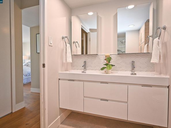 1555 Lakeside Drive 184, Oakland CA 94612