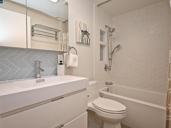 1555 Lakeside Drive 184, Oakland CA 94612