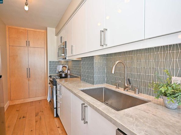 1555 Lakeside Drive 184, Oakland CA 94612