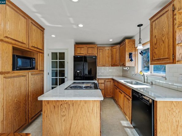 2543 Francis Dr, Pinole CA 94564