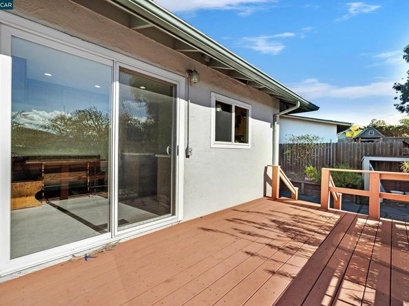 2543 Francis Dr, Pinole CA 94564