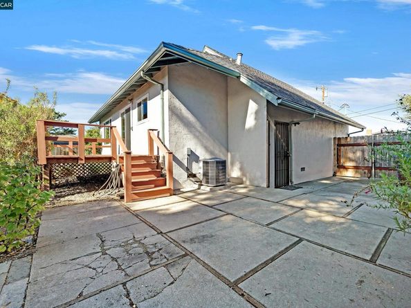 2543 Francis Dr, Pinole CA 94564