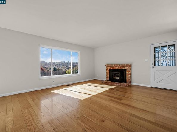 2543 Francis Dr, Pinole CA 94564