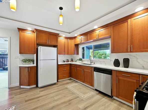 3419 Del Valle Cir, San Leandro CA 94578