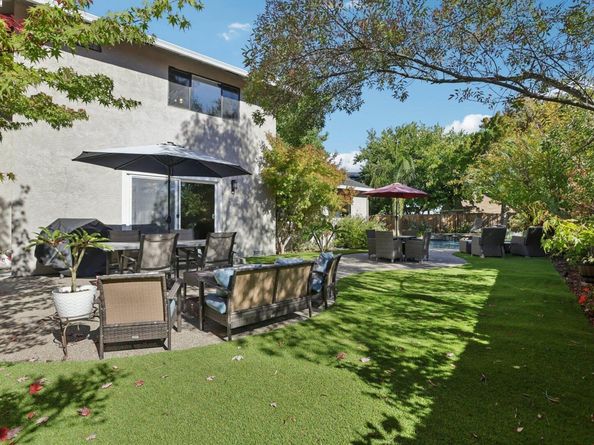 300 Lodgepole Ct, Martinez CA 94553