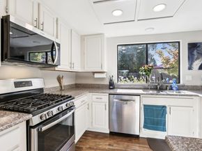 300 Lodgepole Ct, Martinez CA 94553