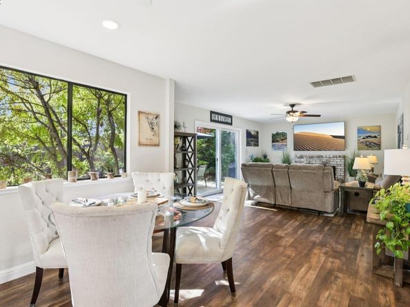 300 Lodgepole Ct, Martinez CA 94553