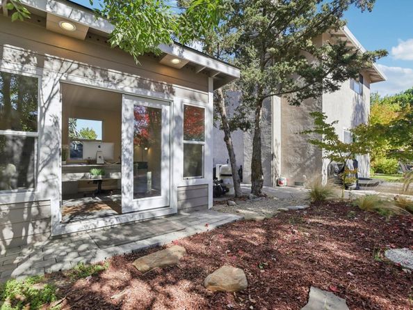 300 Lodgepole Ct, Martinez CA 94553