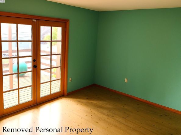 7403 Skyline Blvd, Oakland CA 94611