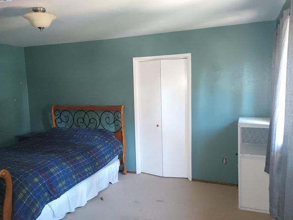 7403 Skyline Blvd, Oakland CA 94611