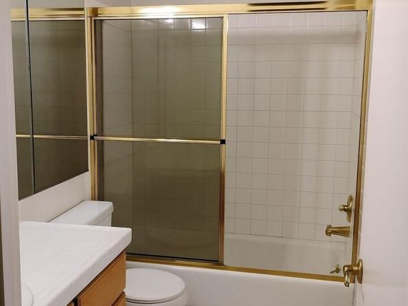 7403 Skyline Blvd, Oakland CA 94611