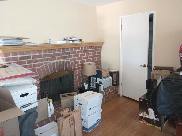 7403 Skyline Blvd, Oakland CA 94611