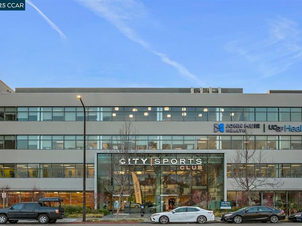 905 61St St, Oakland CA 94608