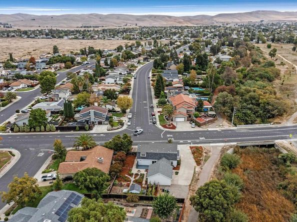 1806 Bluebell Dr, Livermore CA 94551