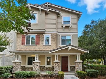 7092 N Mariposa Ct
