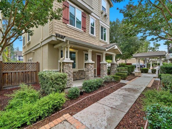7092 N Mariposa Ct, Dublin CA 94568