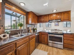 9090 Castlewood St, Oakland CA 94605