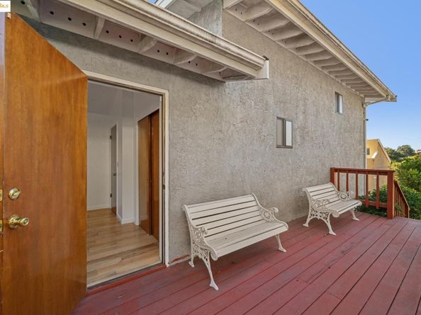 9090 Castlewood St, Oakland CA 94605