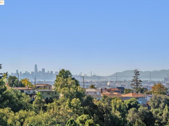 9090 Castlewood St, Oakland CA 94605