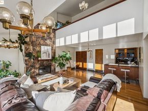 9090 Castlewood St, Oakland CA 94605