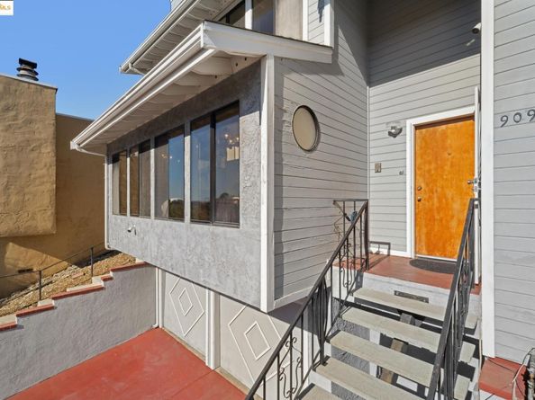 9090 Castlewood St, Oakland CA 94605