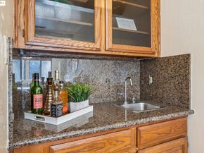 9090 Castlewood St, Oakland CA 94605