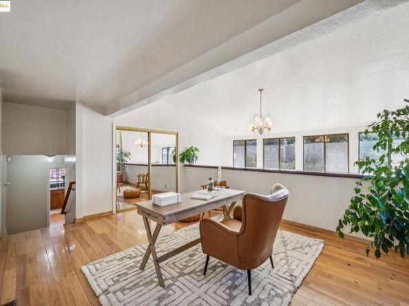 9090 Castlewood St, Oakland CA 94605