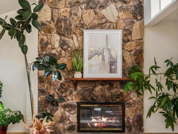 9090 Castlewood St, Oakland CA 94605