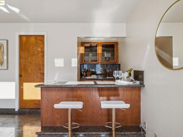 9090 Castlewood St, Oakland CA 94605