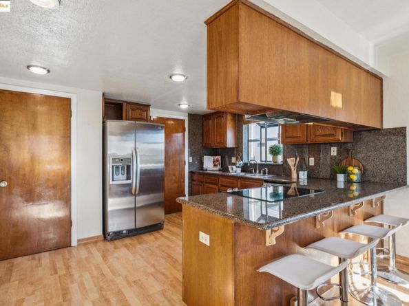 9090 Castlewood St, Oakland CA 94605