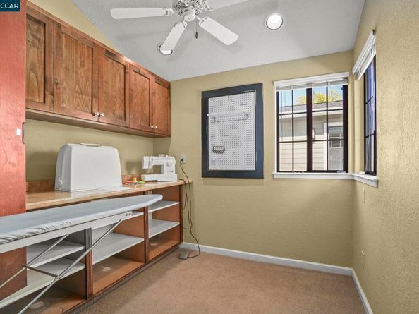 2411 Pinon Ct, Martinez CA 94553