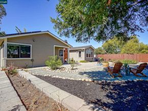 2411 Pinon Ct, Martinez CA 94553