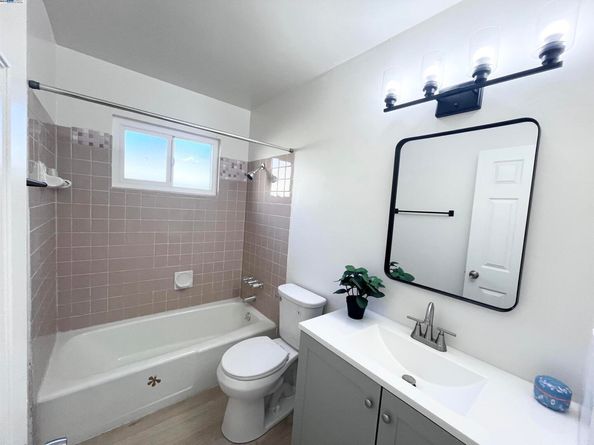 372 S 39Th St, Richmond CA 94804