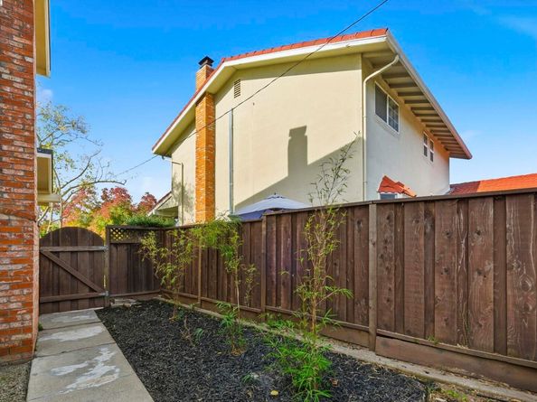 42293 Camino Santa Barbara, Fremont CA 94539