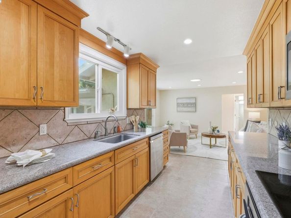 42293 Camino Santa Barbara, Fremont CA 94539