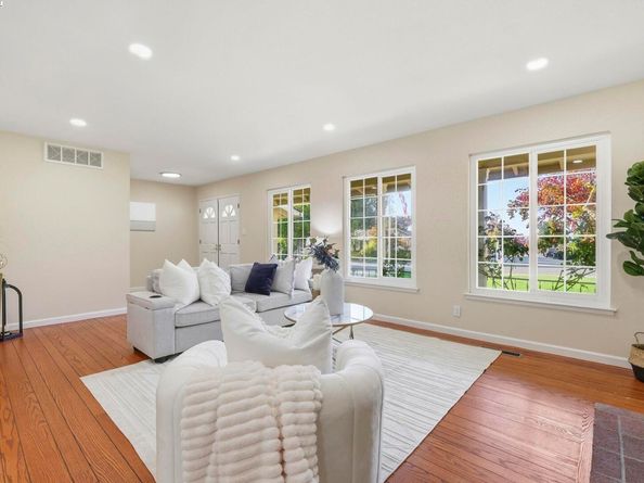 42293 Camino Santa Barbara, Fremont CA 94539