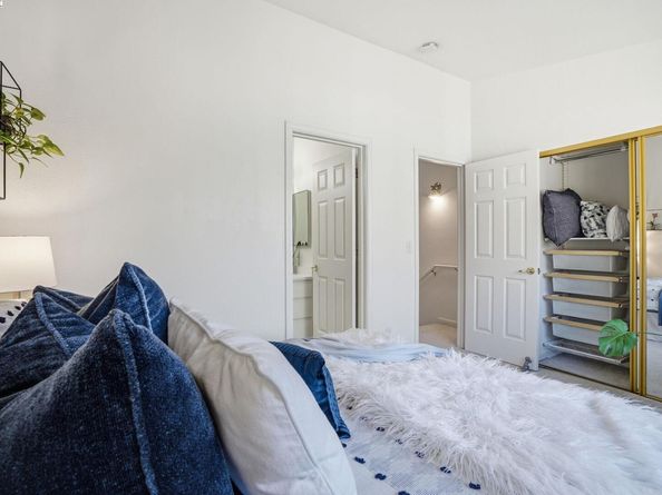 2586 Oak Road 229, Walnut Creek CA 94597