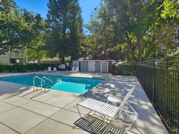 2586 Oak Road 229, Walnut Creek CA 94597