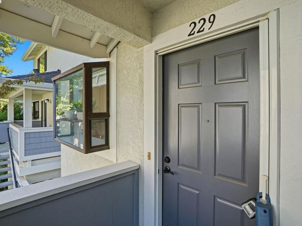 2586 Oak Road 229, Walnut Creek CA 94597