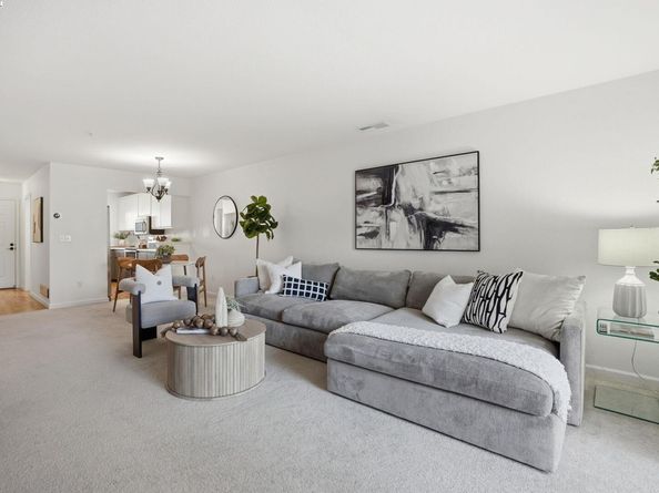 2586 Oak Road 229, Walnut Creek CA 94597