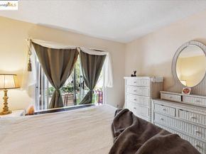 7400 Mountain Blvd 11, Oakland CA 94605