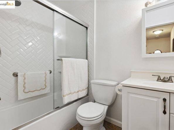 7400 Mountain Blvd 11, Oakland CA 94605